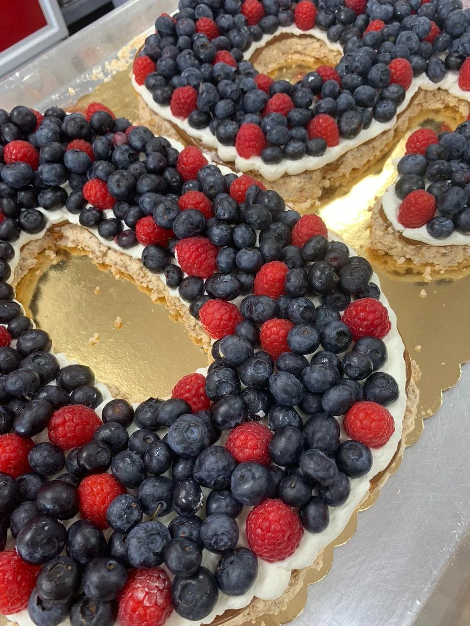 Cropped Pavlova