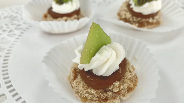 pic of Mini Kiwi Pavlova