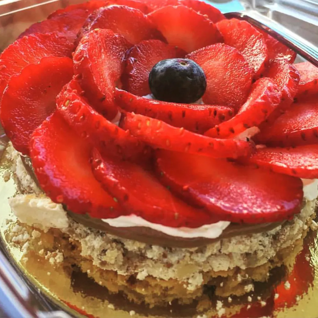 Strawberry Pavlova